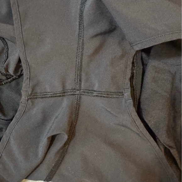 Lululemon Hotty Hot Short II *2.5"
Black

#148 - Picture 8 of 9